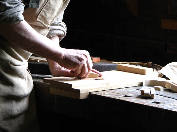 Nuestra <strong>carpintería de madera en  Táliga</strong> es una empresa de <strong>herencia familiar</strong>, por lo que  contamos con gran <strong>experiencia </strong>en la profesión.